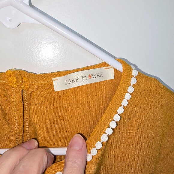 Lake Flower Blouse Size Small Mustard Yellow with White Trim - Picture 2 of 7